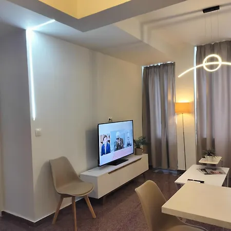 Апартаменти Stay Above The City - Explore Center By Foot Tsimiski - Ladadika *